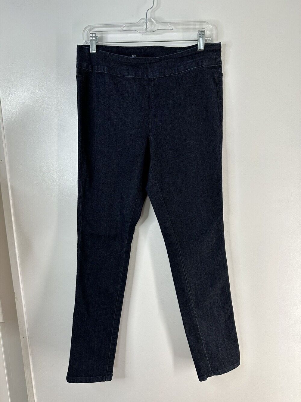 Liz Claiborne Stretch Slim Leg Size Medium Dark Wash Jeans Pants Back Leg Seam